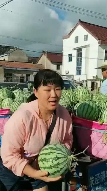 今日头条大娘卖瓜,传承匠心，瓜香四溢的市井故事
